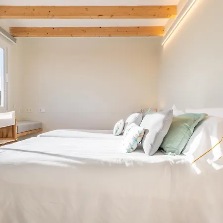 Apartment 32 2 *
