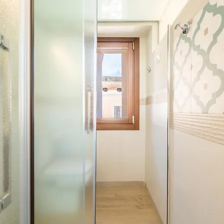 32 2 Апартаменти *