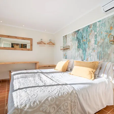 32 2 Апартаменти Польєнса