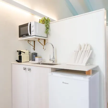 Apartment 32 2 *